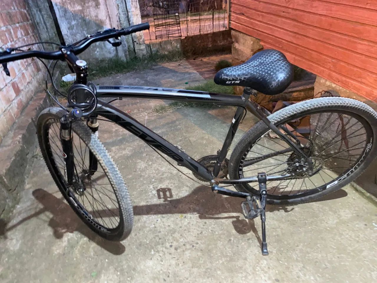 Vendo bike barbada,ocupando espaço e não posso mais usá-la 