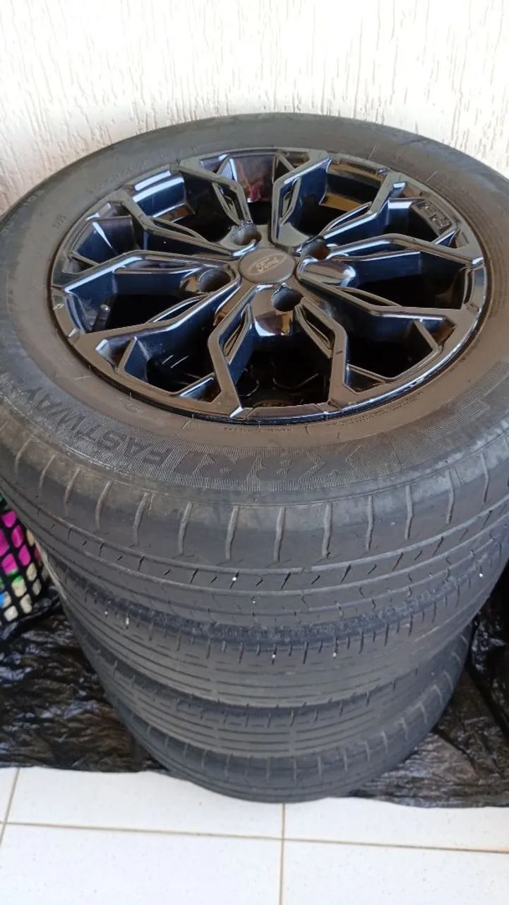 Rodas aro 15 com pneus 