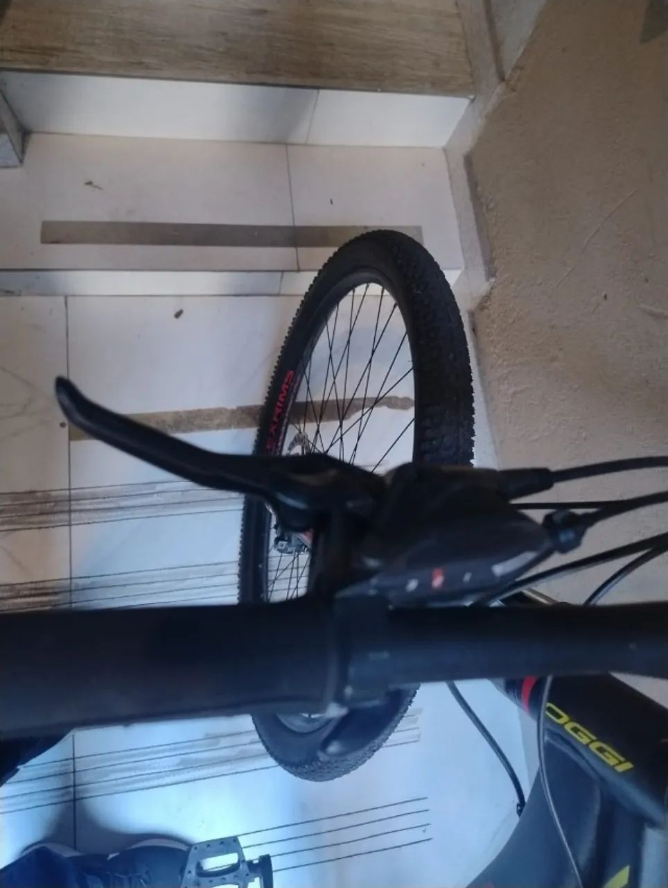 Bicicleta OGGI ARO29 HACKER HDS 24V  vermelha - Foto 4