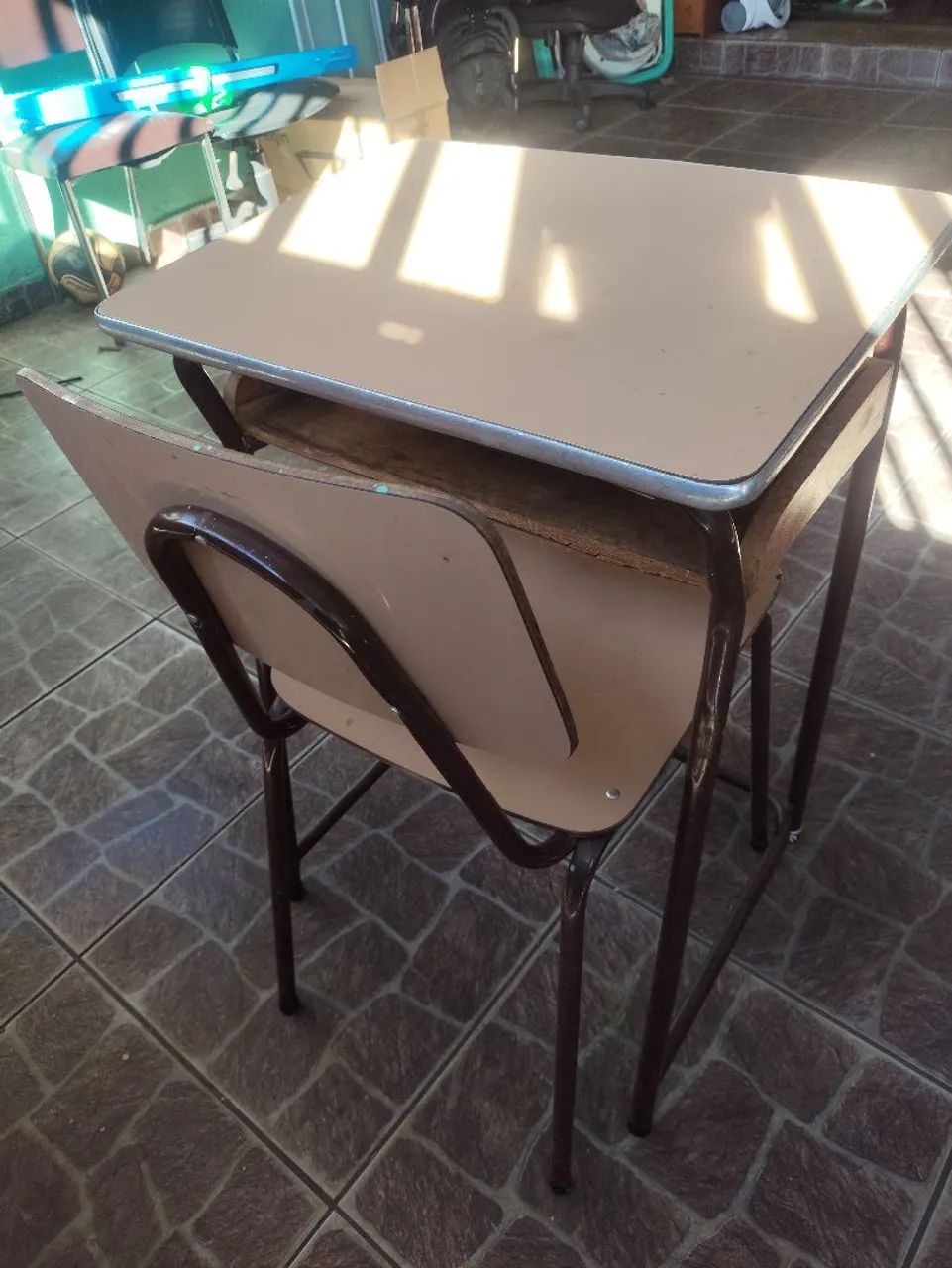 Mesinha com cadeira  - Foto 2