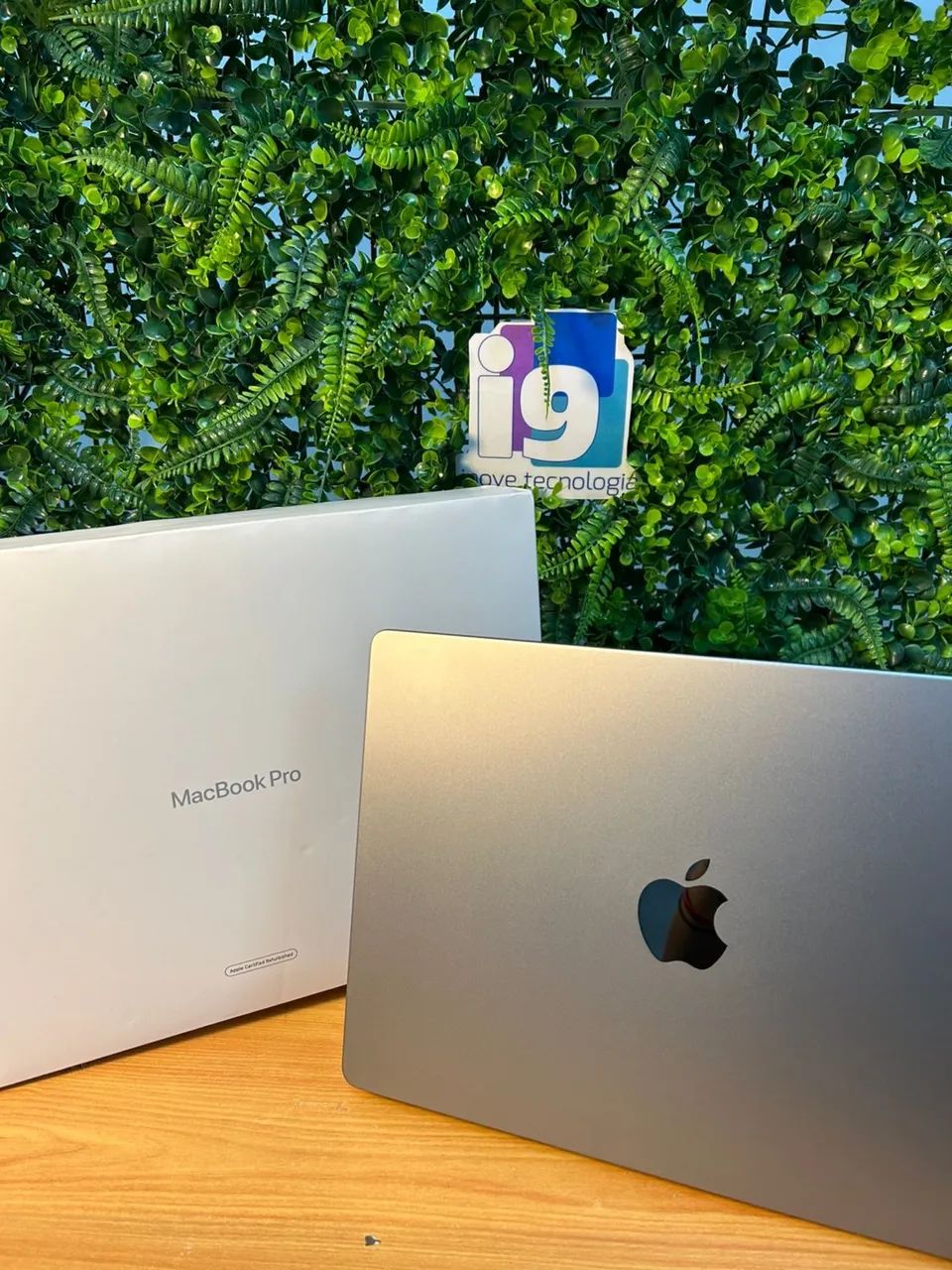 MacBook Pro 2021 Chip Apple M1 Pro Cor Space gray 16GB RAM 512GB