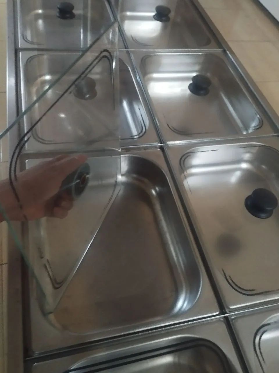 Vende se uma estufa (buffet) - Foto 2