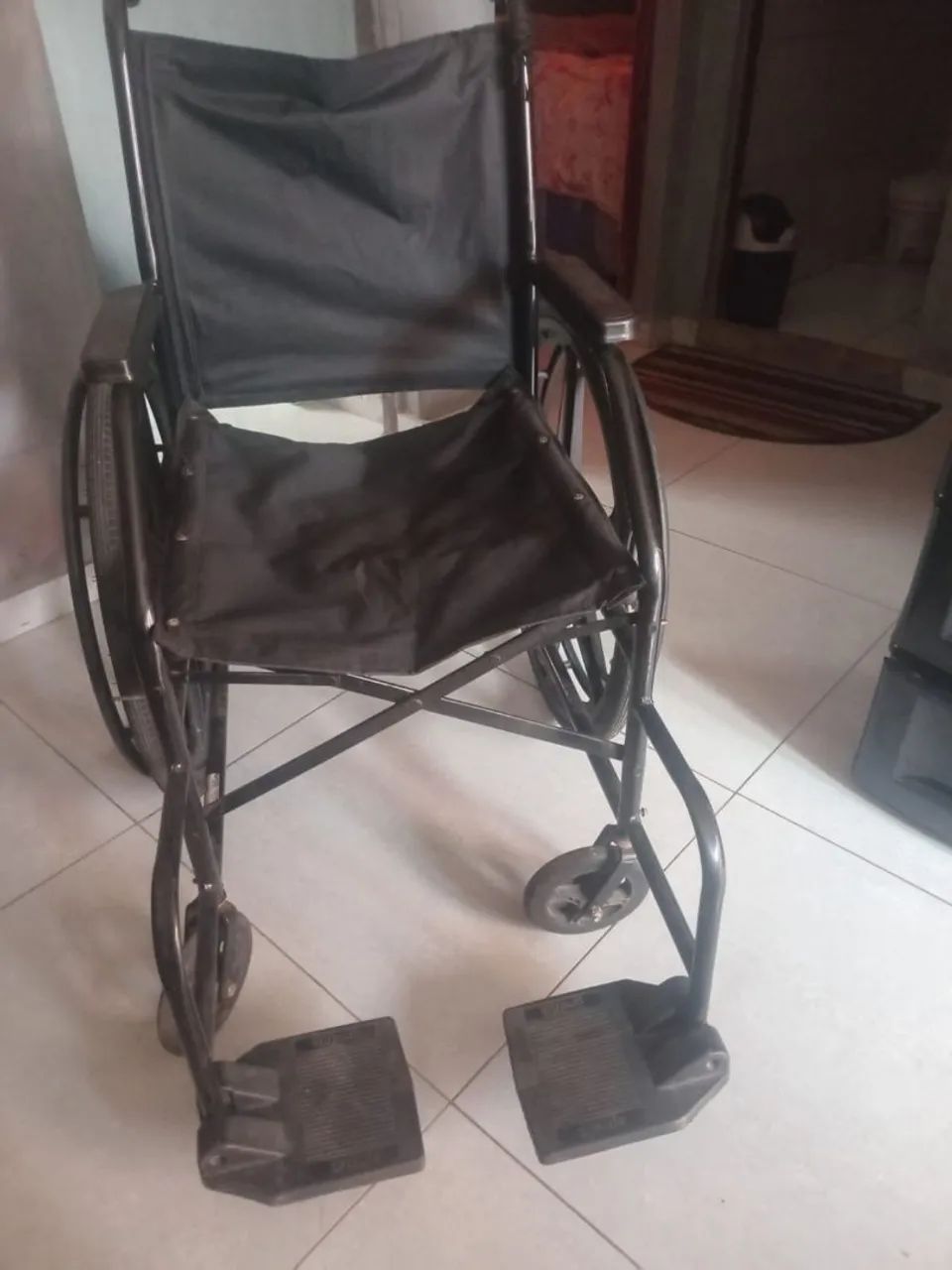 Vendo cadeira de rodas  - Foto 2