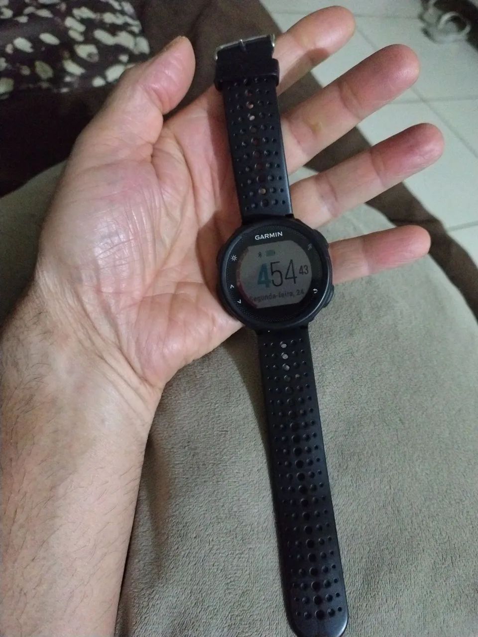 Vendo um smartwatch Garmim forerunner 235.  - Foto 2
