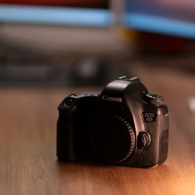 Canon 6D Corpo + 1 bateria e cabo USB Tethering