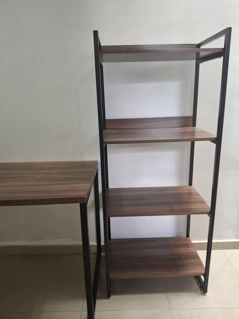 Conjunto de Escrivaninha + Estante