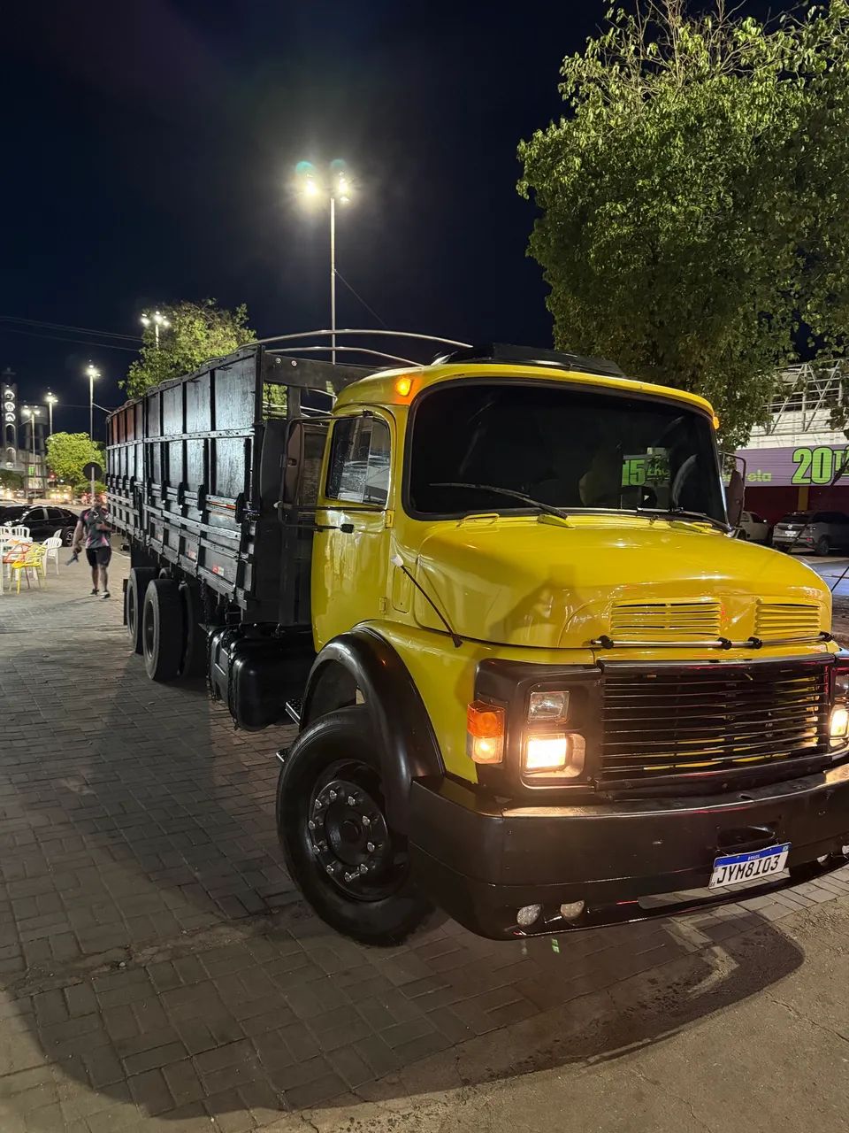Caminhão Mercedes impecável 135.000,00 - Foto 7