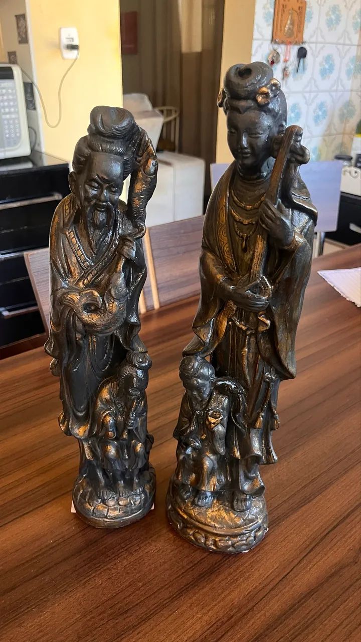 obra de arte divindades orientais gesso