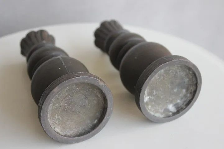 Par de castiçais em bronze - Foto 4