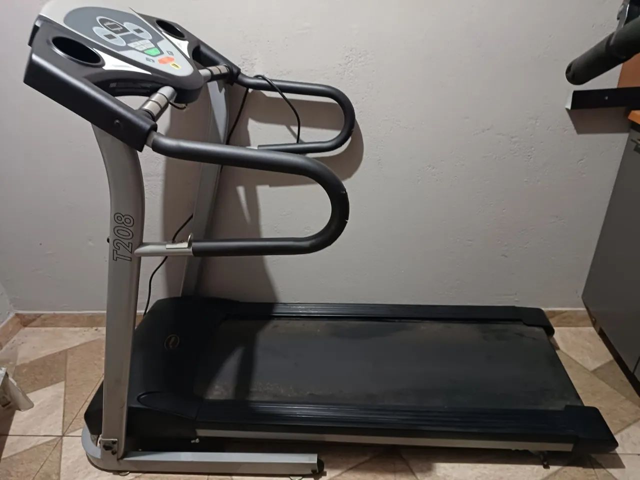 ESTEIRA T208 - Foto 4