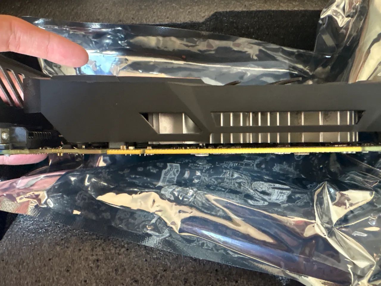 GTX 1050 Ti NVIDIA 4GB - Foto 2