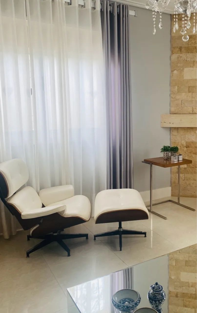 Poltrona Charles Eimess