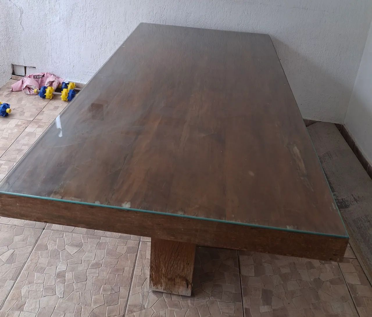 Vendo mesa de madeira maciça  - Foto 2