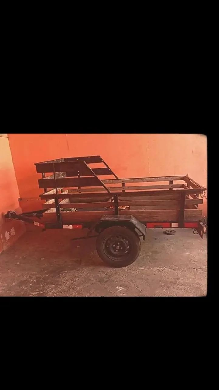 Vendo carretinha documentada 2016 1,50 x2 - Foto 2