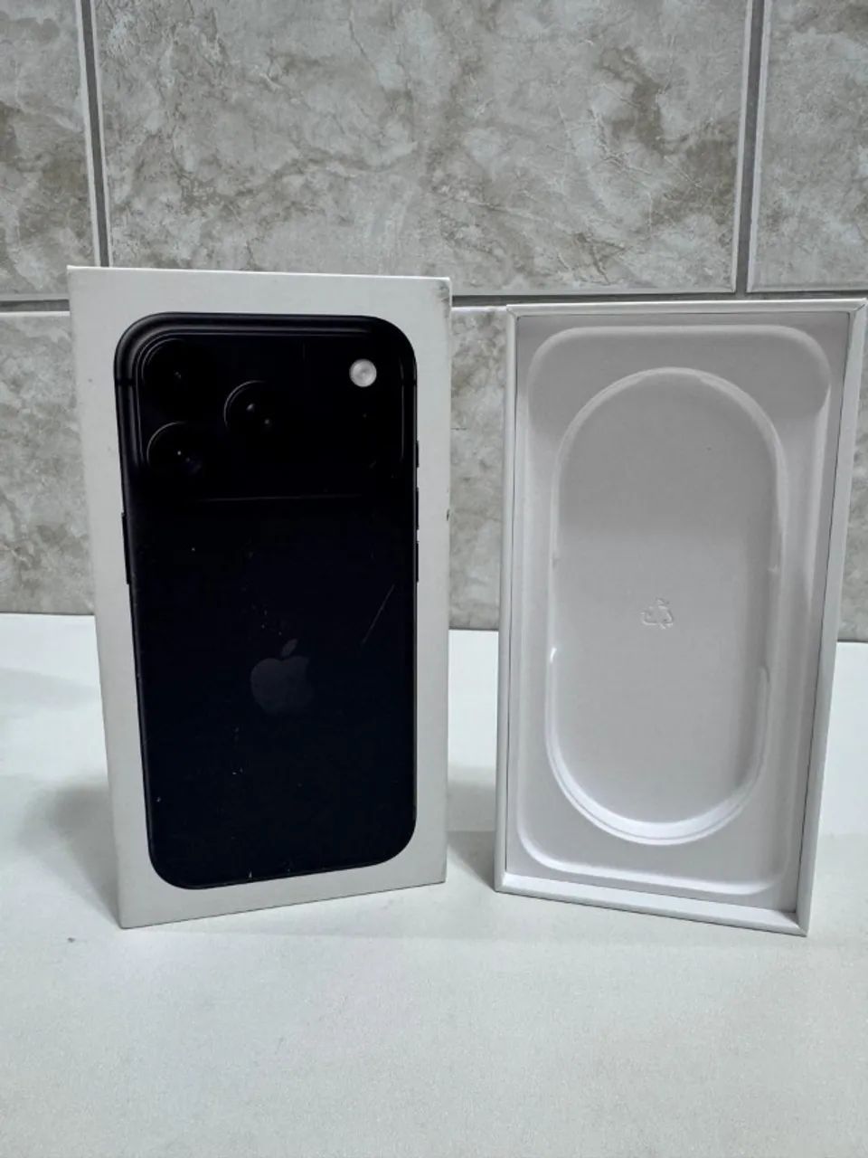 Caixa iphone 18 pto 256gb preto