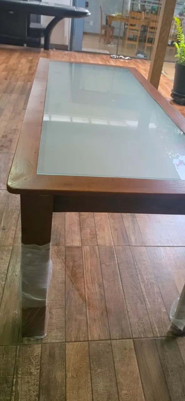 MESA RÚSTICA DE PEROBA ROSA COM VIDRO - Foto 4