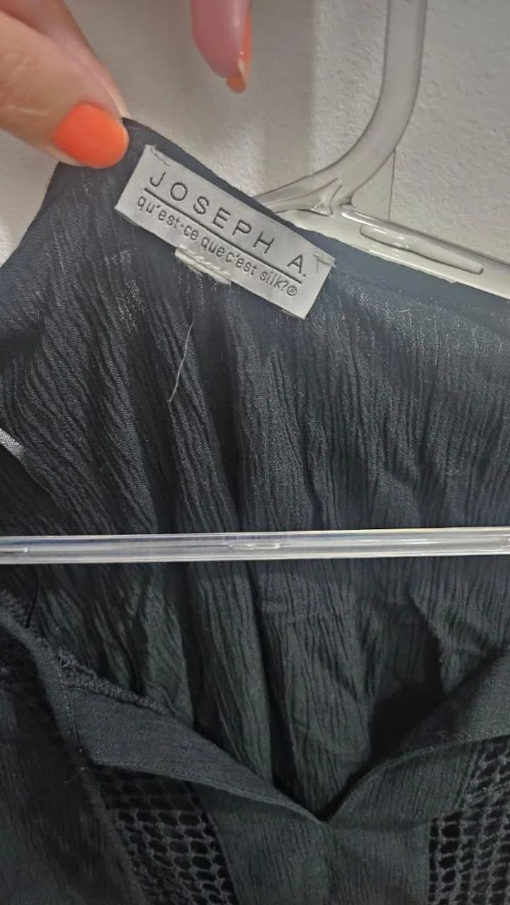 Blusa preta com detalhes renda - Foto 4
