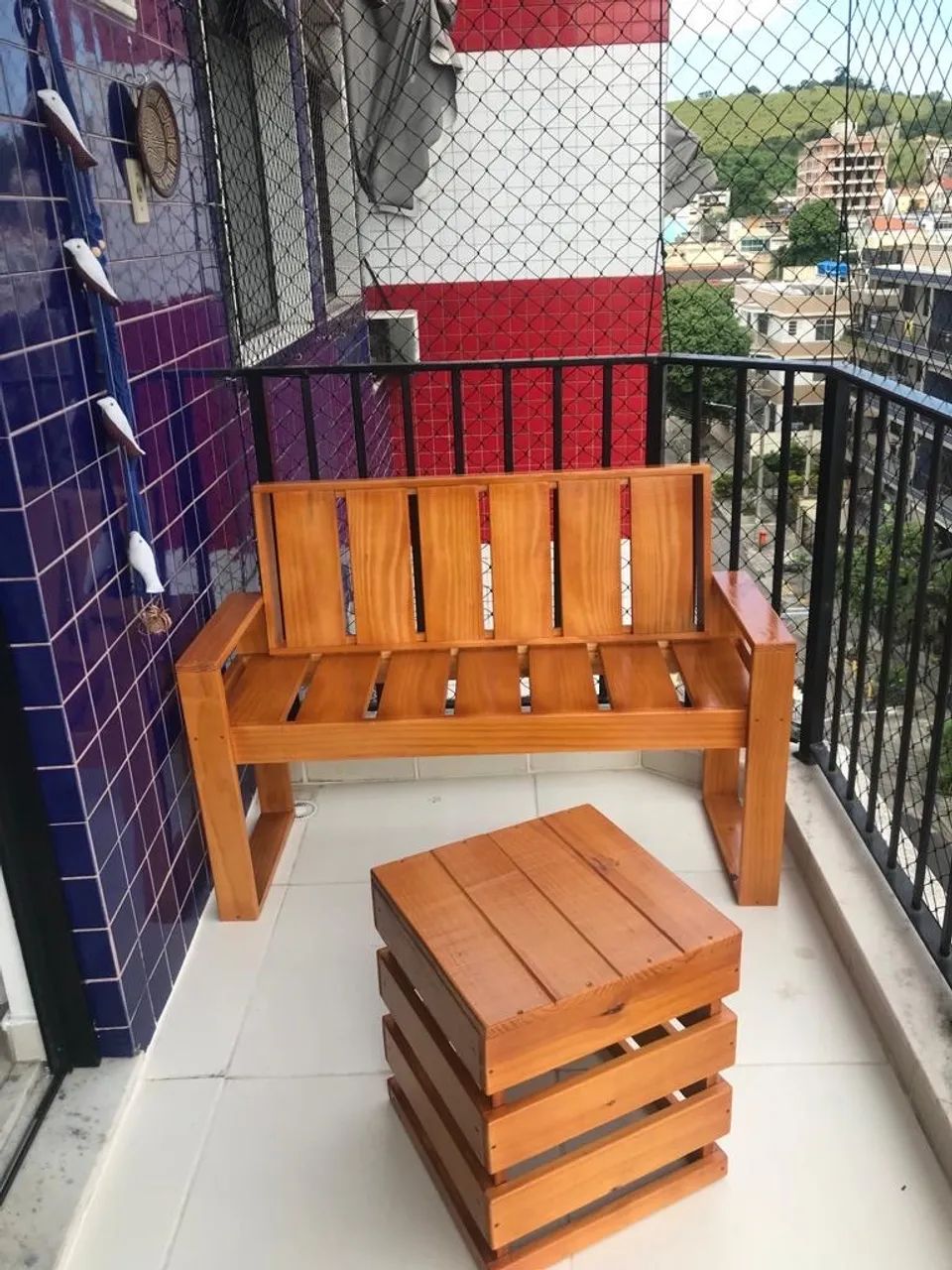Conjunto Banco + Mesa/Luminária em Madeira Maciça