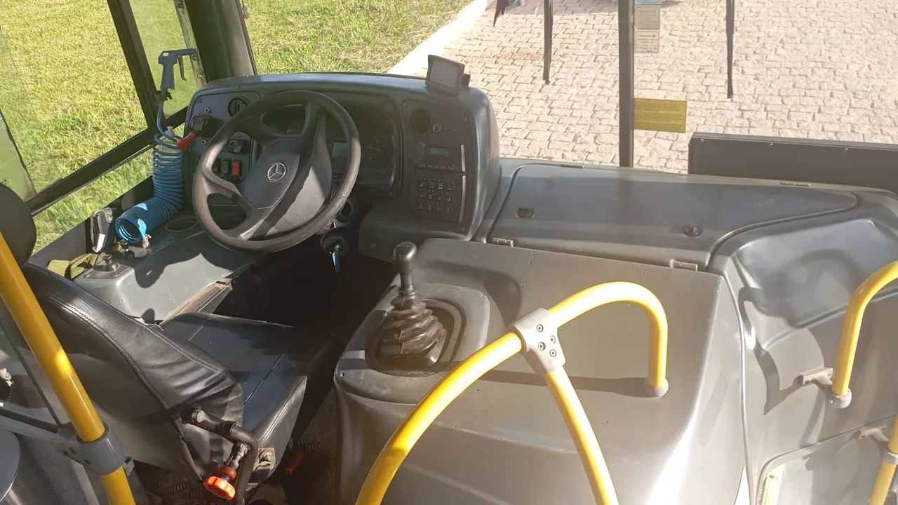 Ônibus  escolar vários modelos  - Foto 8