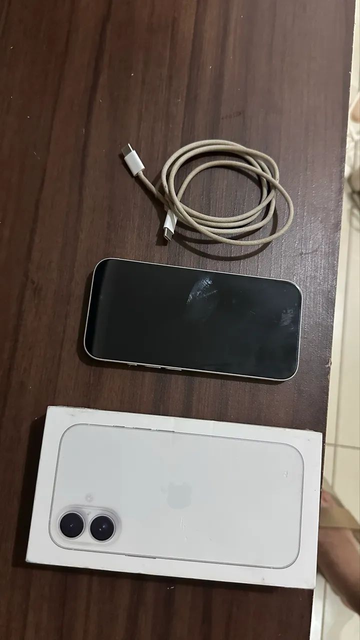 iPhone 16