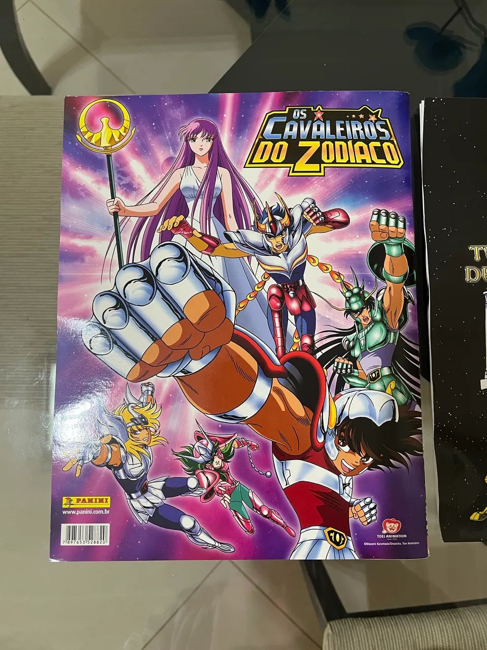 Albúm Cavaleiros do Zodíaco com Poster - Completo - Livros e