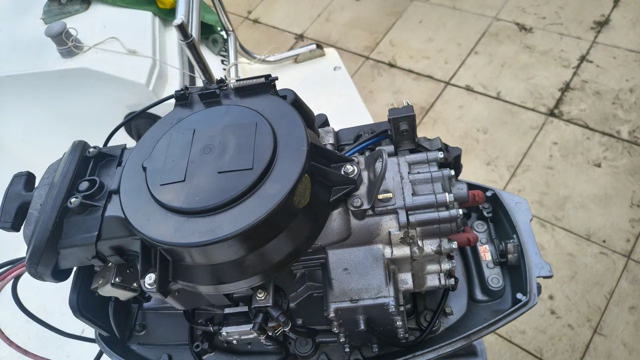 Vendo motor Yamaha 40 Hp com arranque e comando - Foto 3