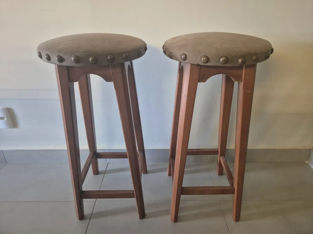 Banquetas de madeira - Foto 3