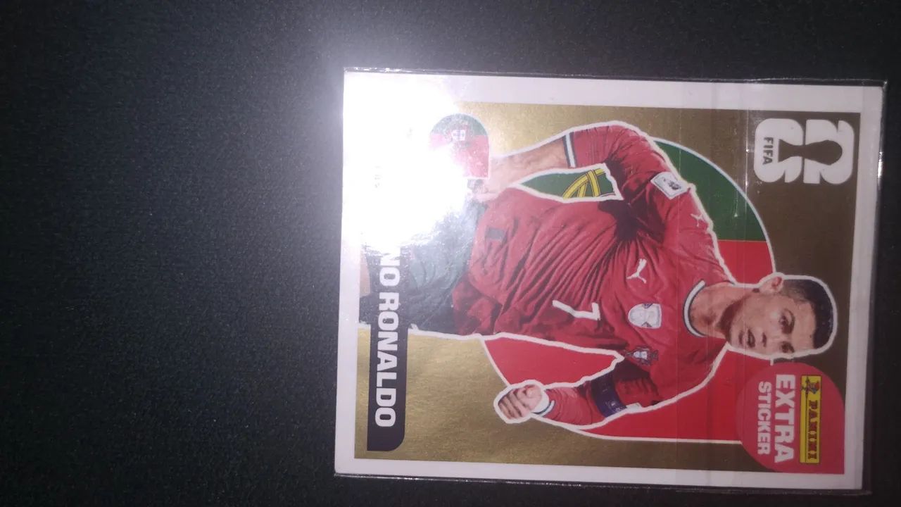 Figurinha da copa Cristiano Ronaldo dourada - Foto 2