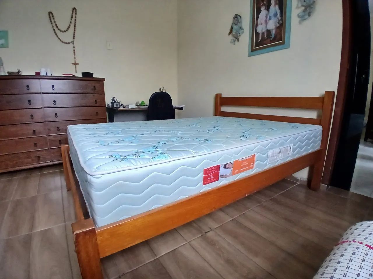 Cama de casal com colchão. - Foto 2