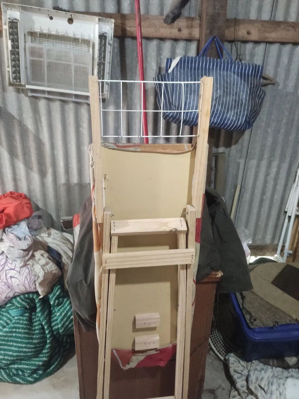 TÁBUA de PASSAR roupa semi nova  - Foto 3