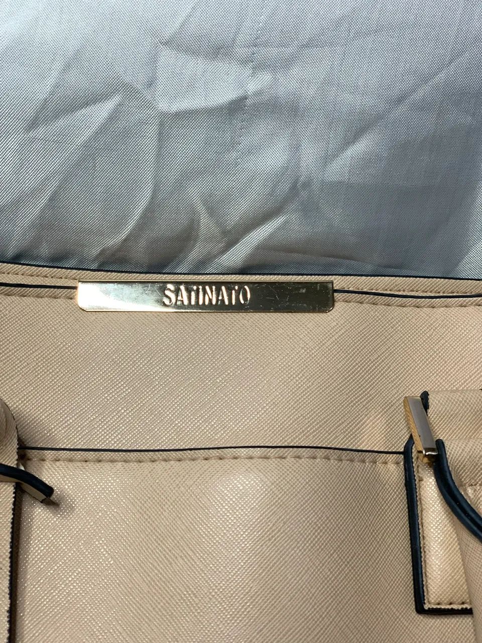 Bolsa Grande Satinato cor bege  - Foto 2