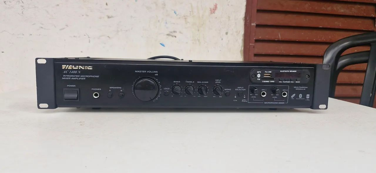 Amplificador  de  som 