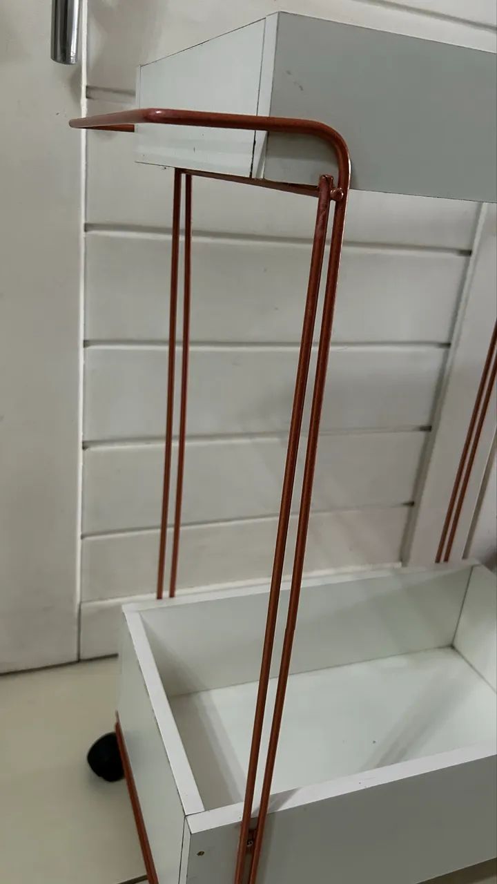 Carrinho organizador multiuso branco com rose - Foto 2