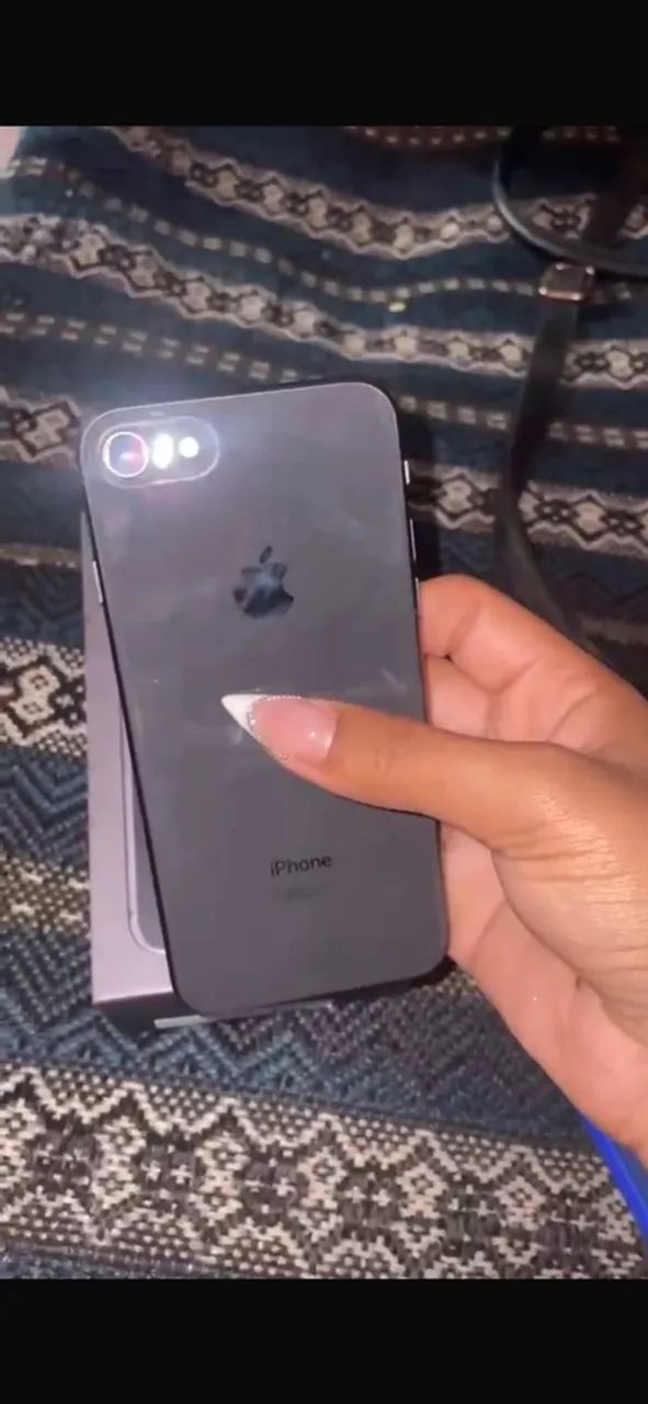 IPHONE 8