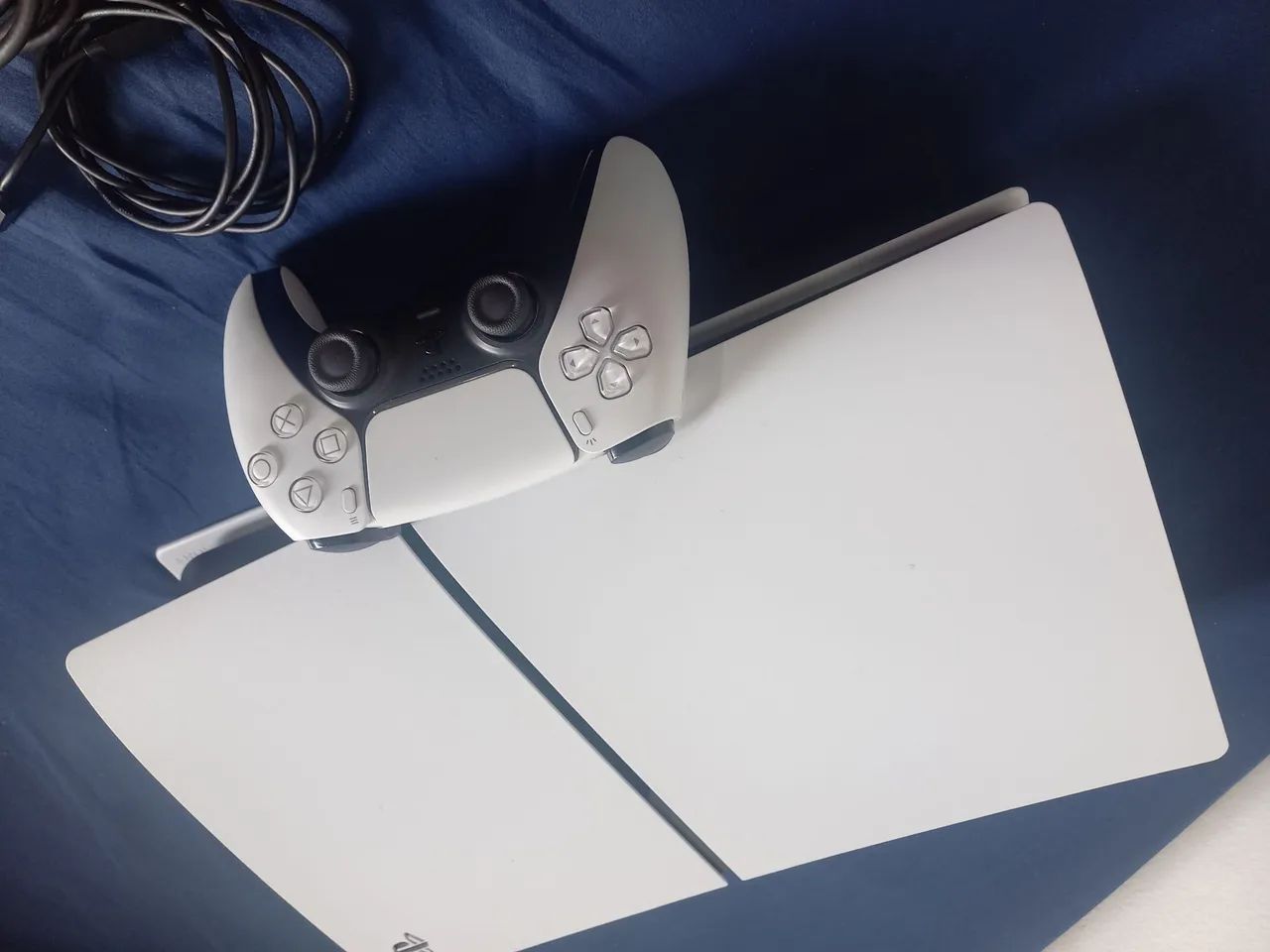 Playstation 5 Slim 825GB 2 meses de uso - Foto 2