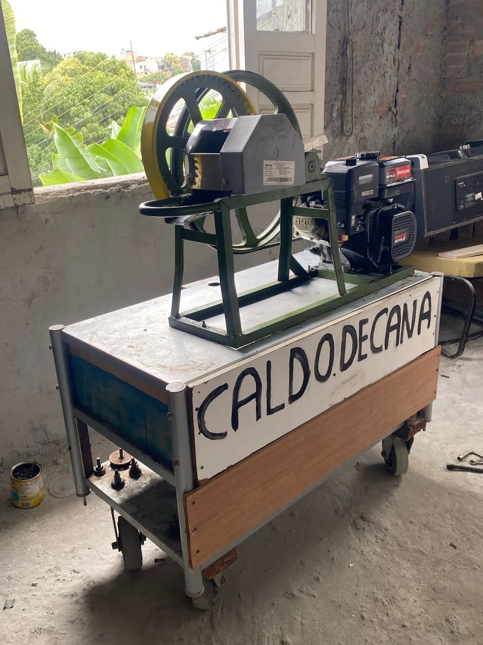 Vendo máquina de caldo de cana com carrinho nova nunca usada