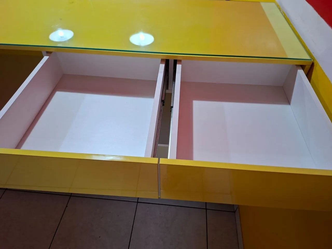 Balcão de Atendimento em MDF C/ Vidro Protetor e Rodapé de Granito  - Foto 4