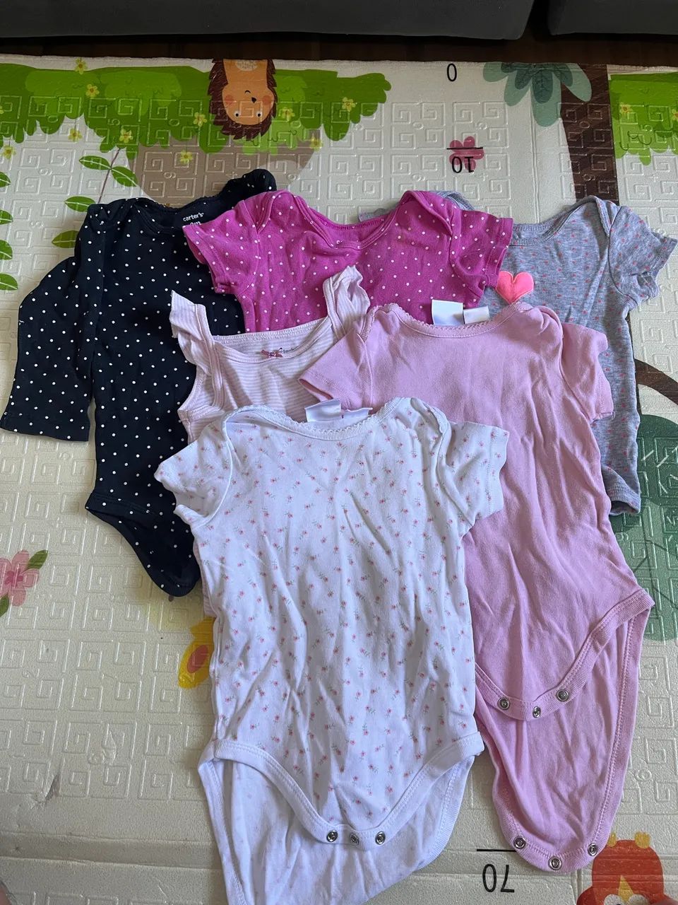 Conjunto bodys carters 9 meses