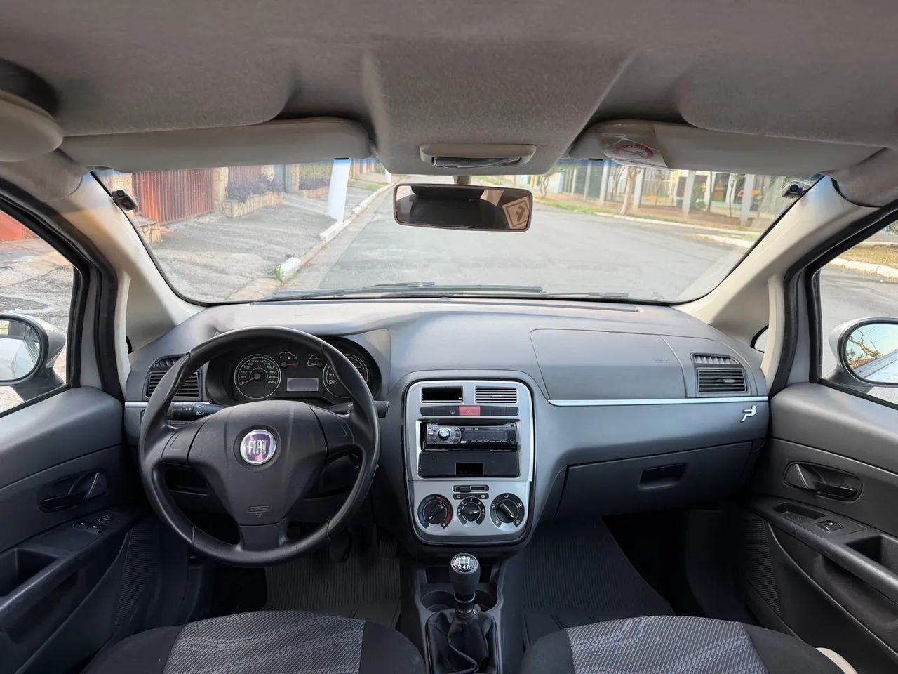 Fiat Punto ATTRACTIVE 1.4 Fire Flex 8V 5p, foto 6 de 10