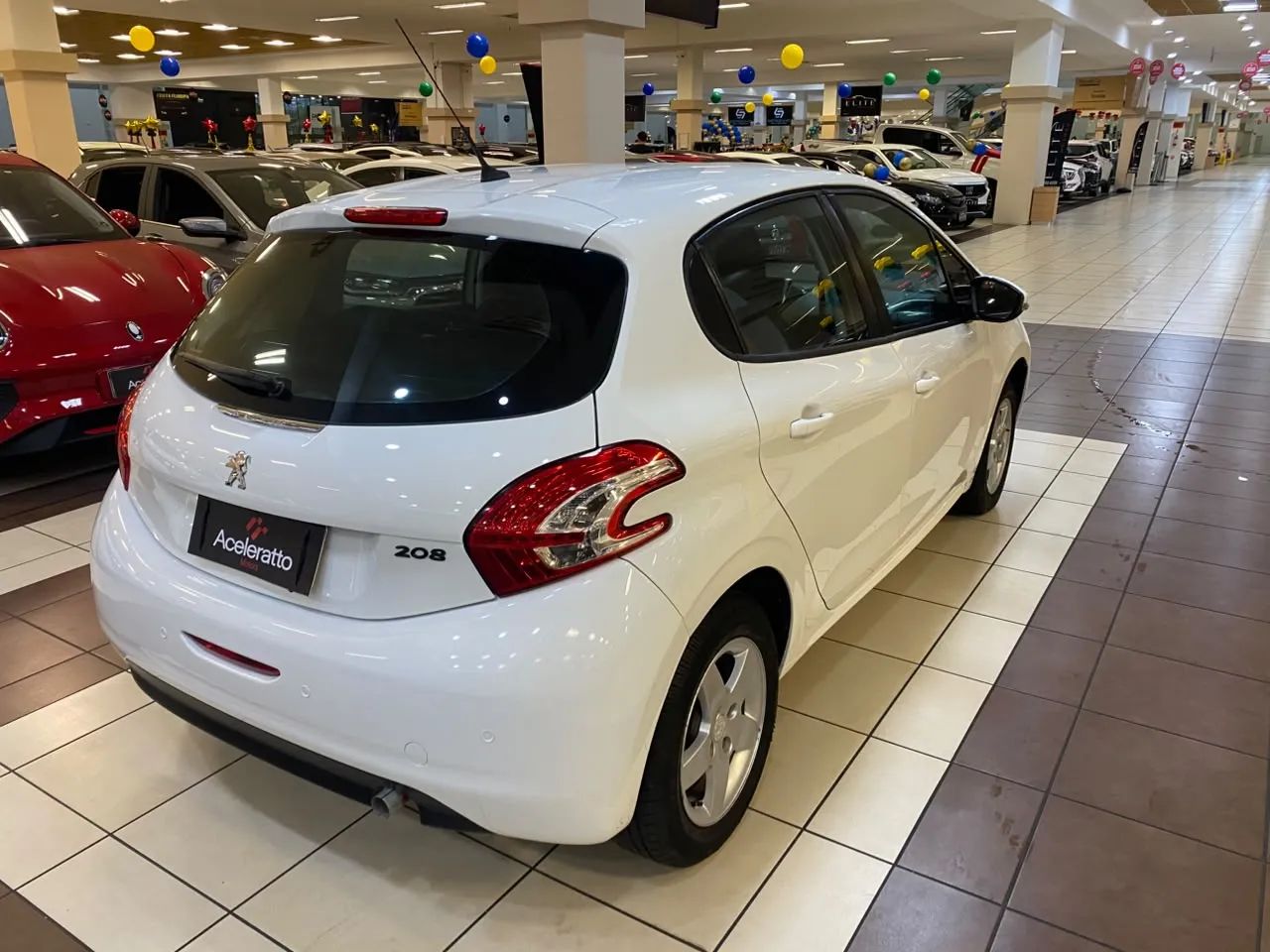 Peugeot 208 Active 1.0 Flex 5P Mec. 2014 - Foto 4