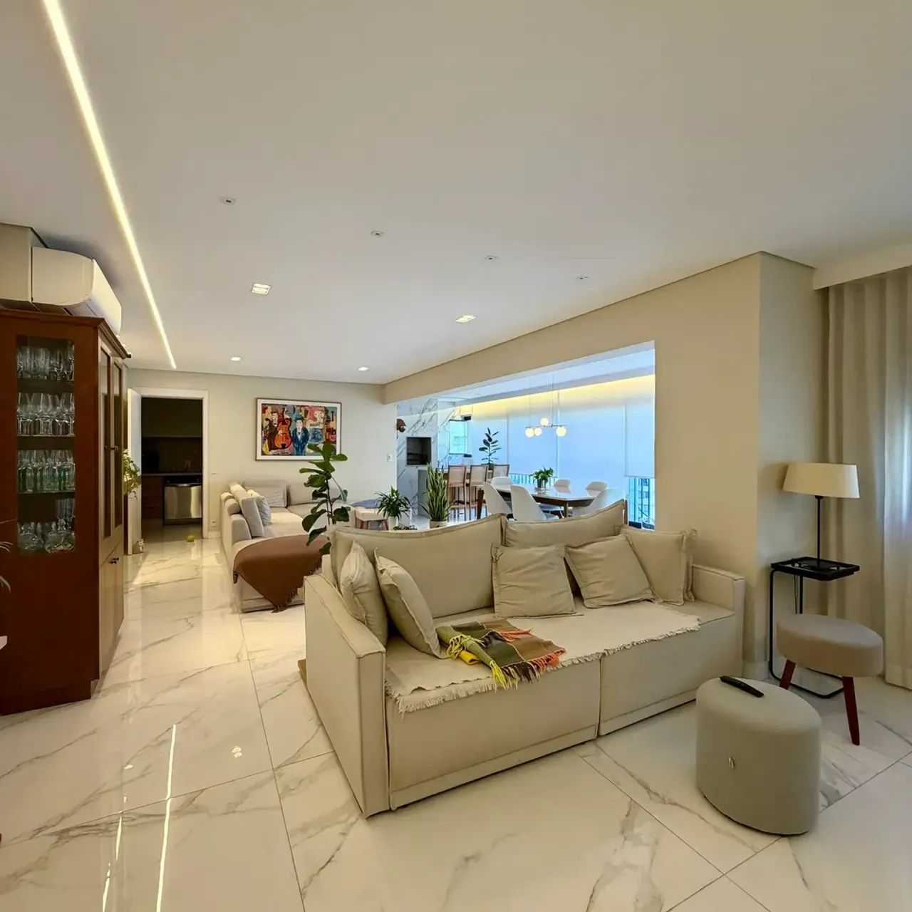 Apto mobiliado 163m2 com 2 suites, 2 vagas, churrasqueira - Foto 2