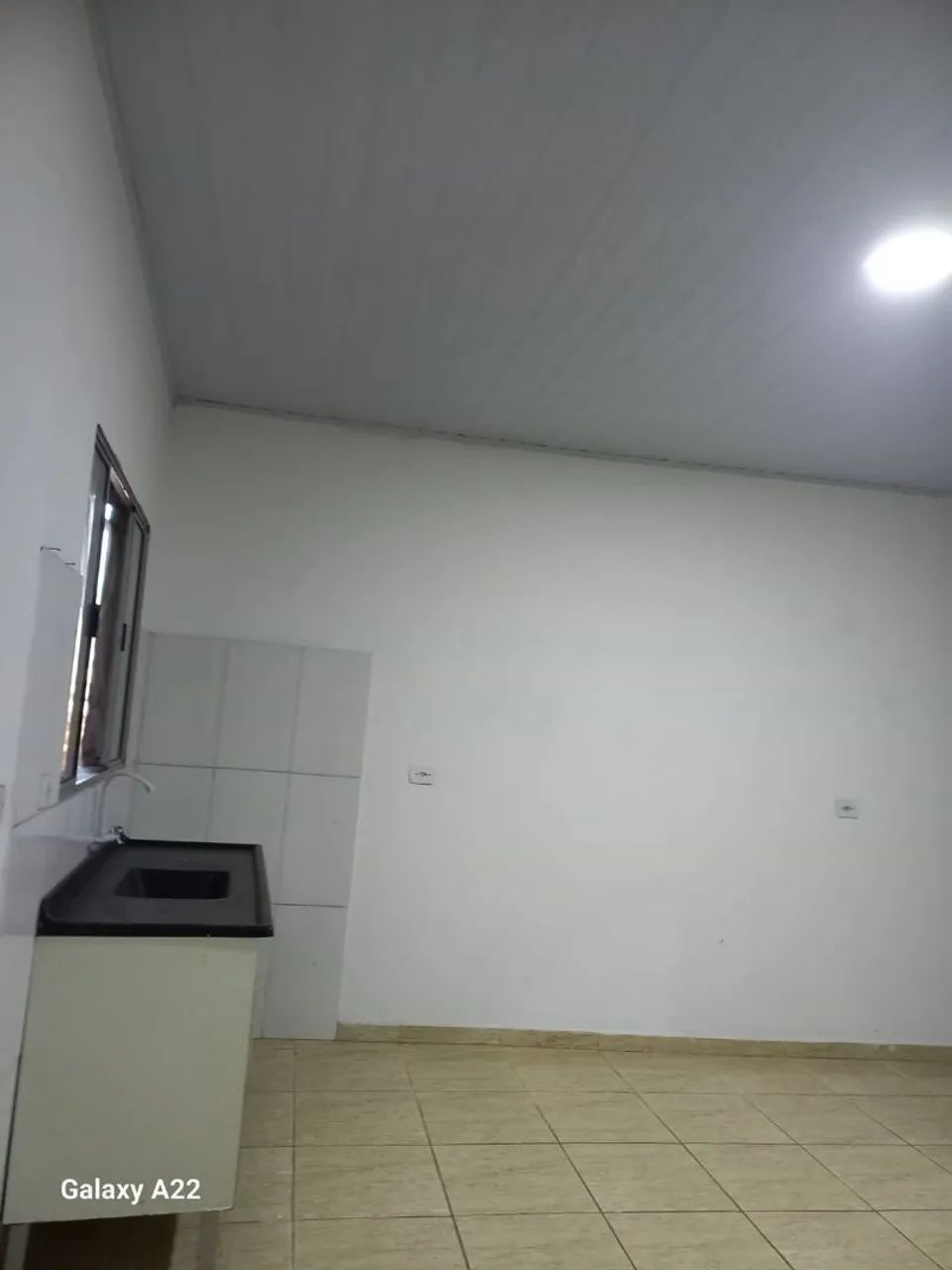 Aluga-se casa de 2 cômodos  - Foto 2