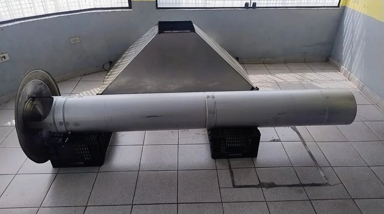 Coifa industrial em aço inox, em ótimo estado, 