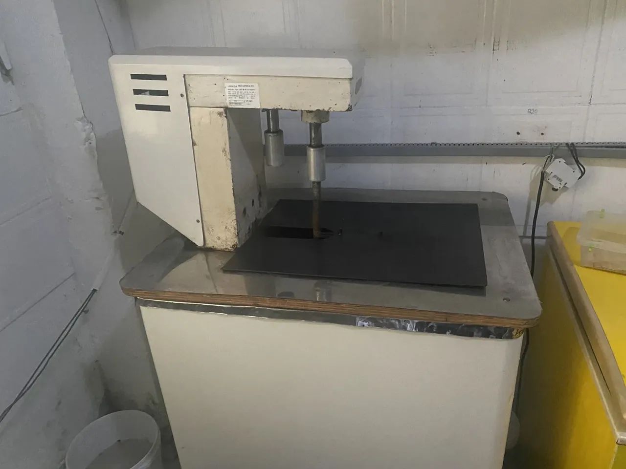 Maquina de sorvete e picolé  - Foto 3