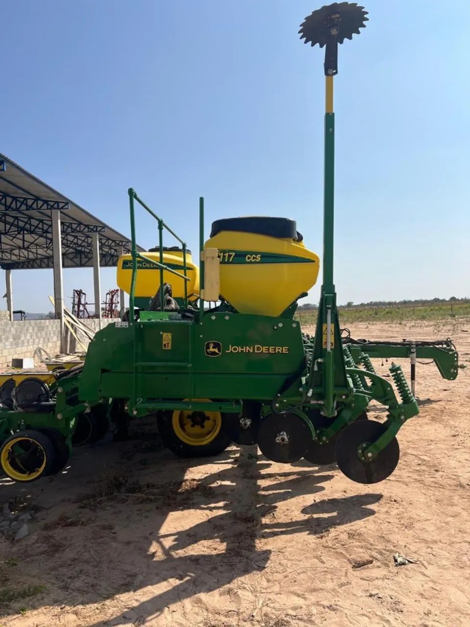 PLANTADEIRA JOHN DEERE 2117 CCS - ANO 2023 - ZERO HORA / NUNCA UTILIZADA - Foto 3
