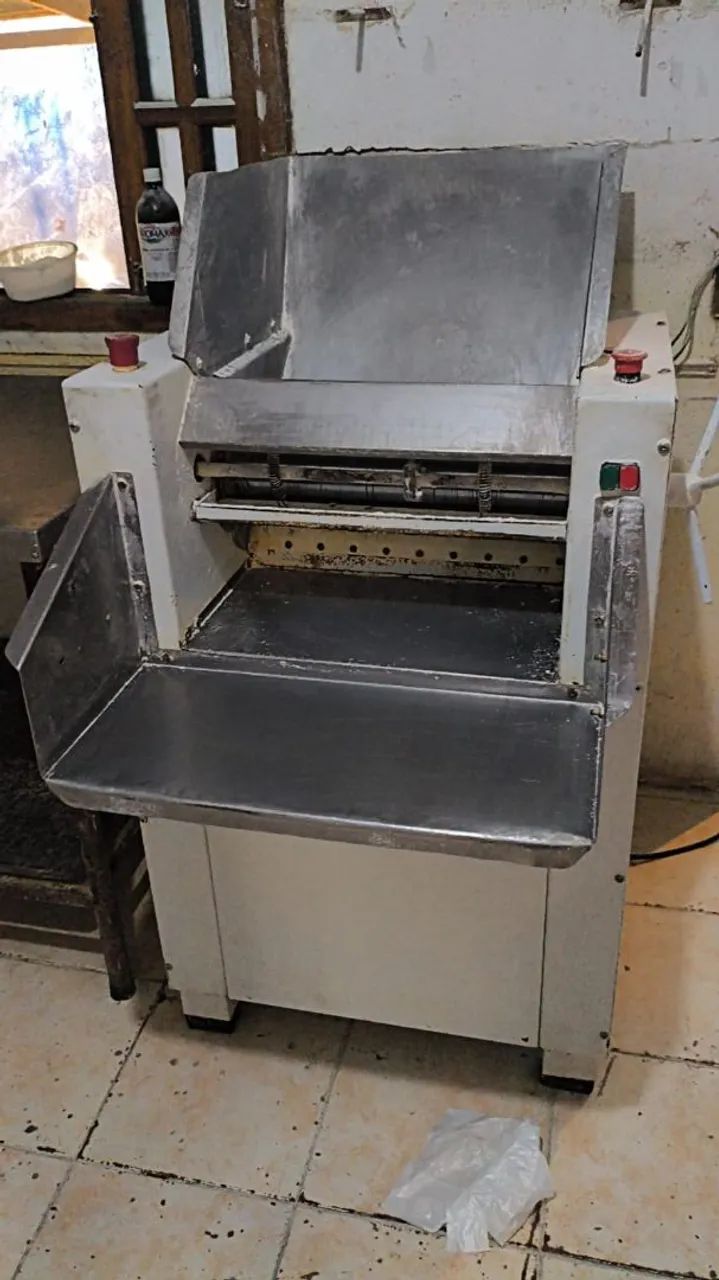 Vendo maquinários e móveis de padaria  - Foto 5