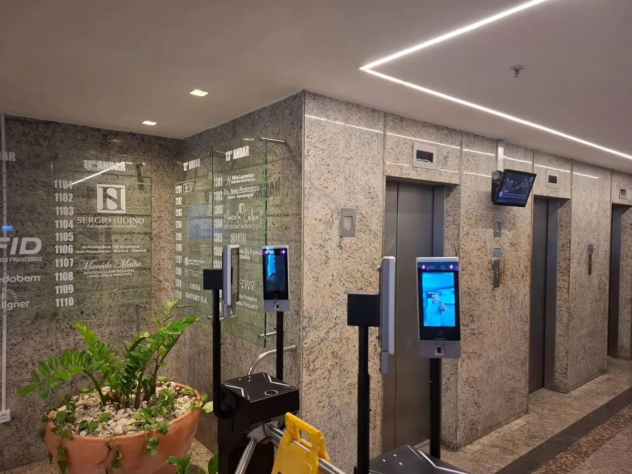 VENDO sala c/ 45 metros  em Graças - - Empresarial Kronos - Recife - PE - Foto 2