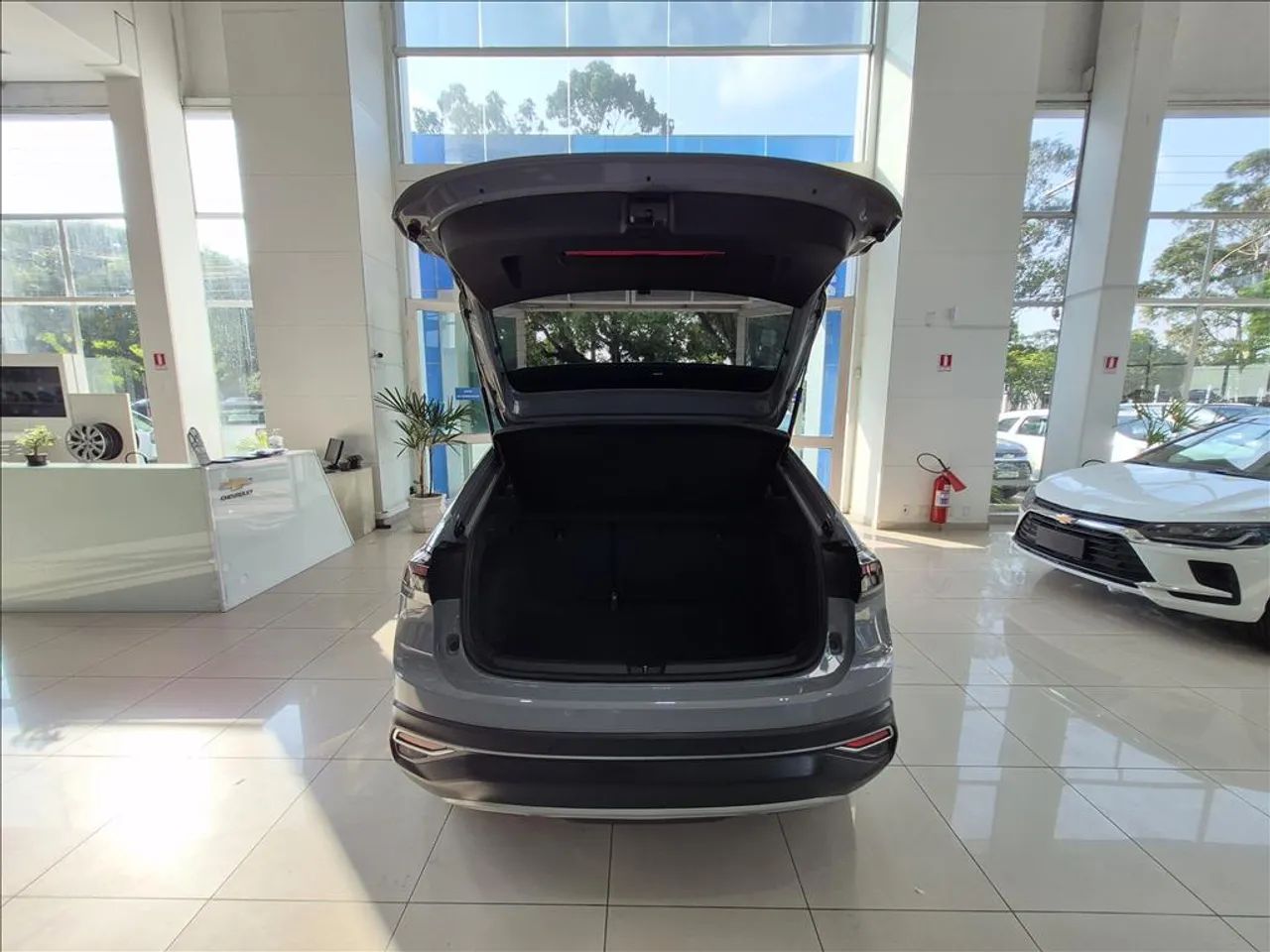 Volkswagen Nivus Highline 1.0 200 TSI Flex Aut., foto 17 de 18
