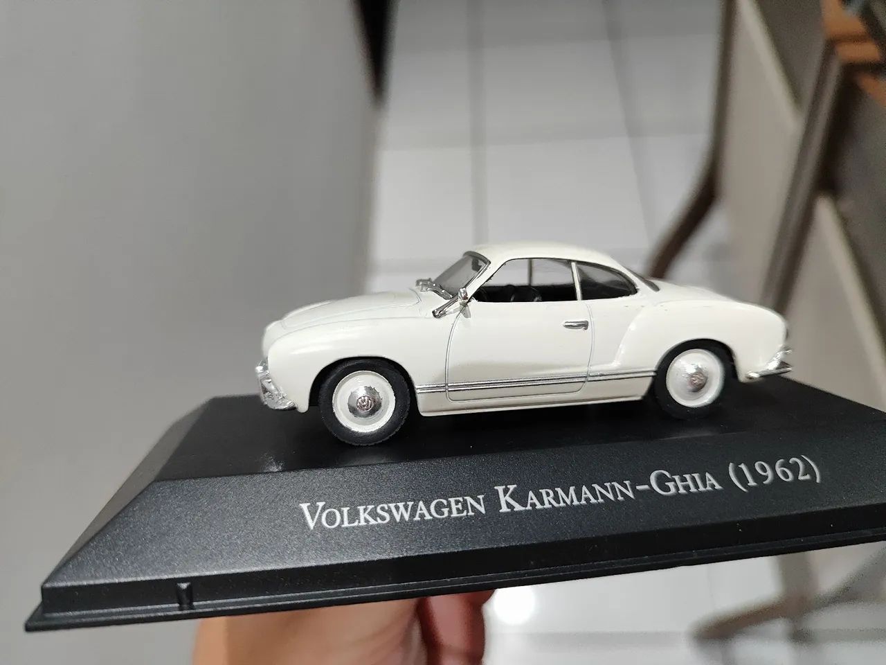 Karmann-Ghia (1962) 1:43 (ler anúncio) - Foto 4