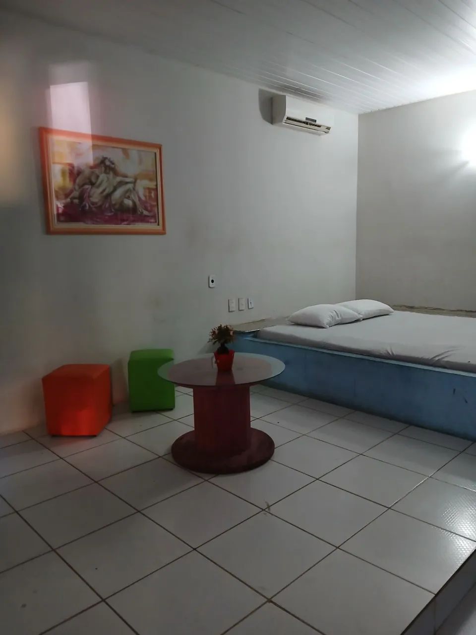 SUÍTE MOBILIADA 